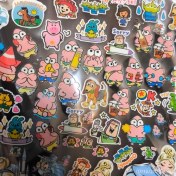 تصویر چاپ برچسب یووی دی تی اف 