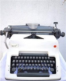 تصویر ماشین تایپ المپیا در حد نو فارسی نویس سالم 