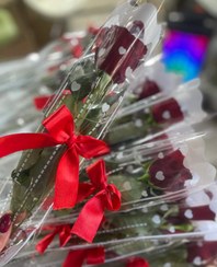 تصویر دسته گل طبیعی تک شاخه گل رز فلوبار 