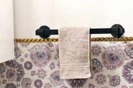 تصویر جا حوله ای دیواری 