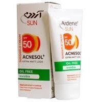 تصویر کرم ضد آفتاب بدون رنگ فاقد چربی spf50 آردن با خاصیت مات کنندگی . ضد آفتاب صورت مدل - چرب SPF 50 حجم 50 برند آردن بی رنگ