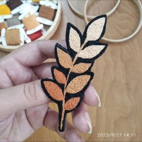 تصویر پیکسل گلدوزی برگ 