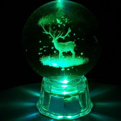 تصویر گوی کریستالی طرح گوزن 