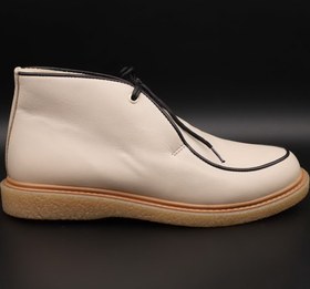 تصویر نیم بوت لورا 