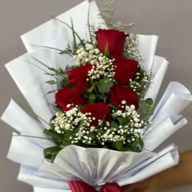 تصویر دسته گل رز قرمز 