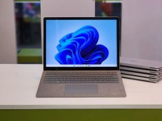 تصویر لپ تاپ استوک 13.3 اینچی Microsoft Surface Laptop 3 