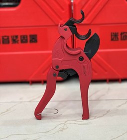 تصویر قیچی لوله پلاستیکی آنتون 