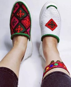 تصویر گیوه طرح ارغوان 