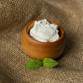 تصویر ماست گاومیش ۱ کیلوگرم 