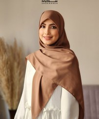 تصویر روسری کرپ‌حریر شکلاتی قواره 130، بسیار با کیفیت، با دوام