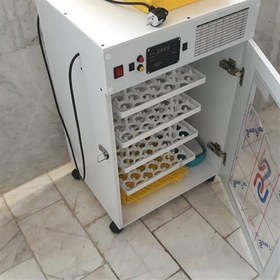 تصویر دستگاه جوجه کشی تمام اتوماتیک ۱۶۸ تایی مدل R4683 با قابلیت استفاده از باطری 