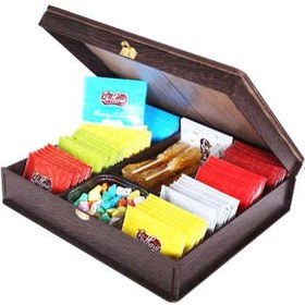 تصویر جعبه پذیرایی و هدیه چای و دمنوش گلبرگ زرین مدل TEA BOX بسته 48 عددی همراه با نبات و جعبه شکلات 