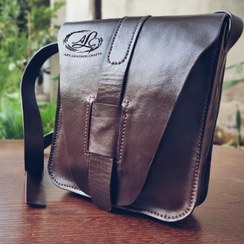 تصویر کیف اداری چرم طبیعی گاوی تماما دست دوز دارای پرداخت لبه با مواد ایتالیایی 