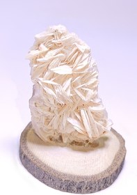 تصویر سنگ باریت تیغه ای خوش رخ 