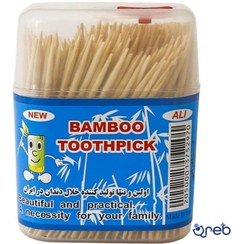تصویر خلال دندان با چوب بامبو 