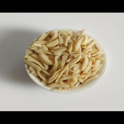 تصویر خلال بادام زمینی 