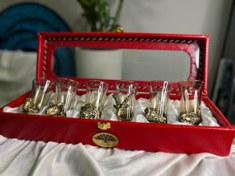 تصویر شات حیوانات آرت کن / مدل جعبه چرم قرمز ریتون 6 عددی ART KAN 