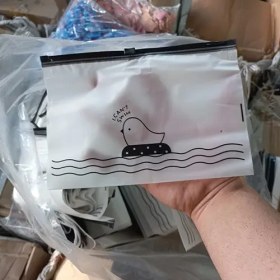 تصویر پوشه زیپ دار گنجشک 