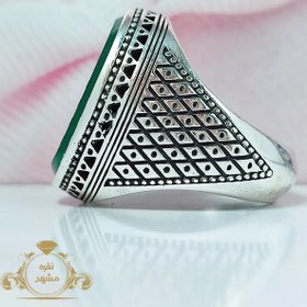 تصویر انگشتر مردانه عقیق سبز با رکاب نقره Men's green agate ring with silver bezel