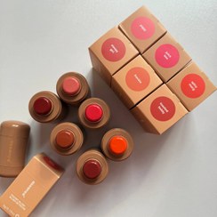 تصویر رژگونه استیکی طرح روود 