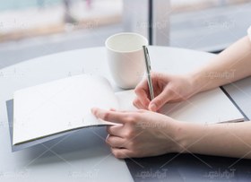 تصویر عکس با کیفیت دفتر خودکار و فنجان قهوه 