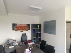 تصویر وایت برد شیشه ای سایز 90*120رنگ طوسی .ارسال و نصب رایگان Glass board 120*90