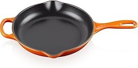 تصویر Le Creuset Enameled Last Signature Skill Socellet ، 9 "(1-3/8 qt.) ، شعله Le Creuset Enameled Cast Iron Signature Iron Handle Skillet, 9&quot; (1-3/8 qt.), Flame