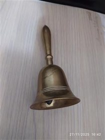 تصویر زنگ برنزی دستی 