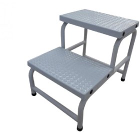 تصویر دو پله کنار تخت بیمار 