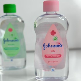 تصویر روغن بدن کودک 