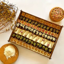 تصویر سینی میکس حلوا و خرما 