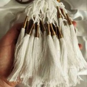 تصویر منگوله سر فلزی فنری ابریشمی سفید 