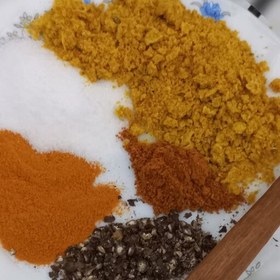 تصویر ادویه کاری درجه یک اعلا بسیار خوش عطر در بسته بندی 100 گرمی 