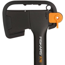 تصویر تبر به همراه چاقو تیزکن X7 فیسکارس Fiskars X7 ax with knife sharpener