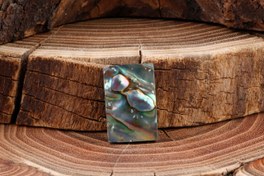 تصویر نگین مستطیلی صدف آبالون 