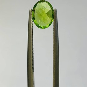 تصویر نگین زبرجد اصل سایز 10*8 میلی‌متر 