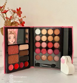 تصویر پالت کتابی دختر 