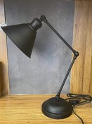 تصویر چراغ مطالعه رومیزی کلاسیک مدل T318 مشکی 