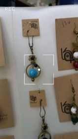 تصویر سنجاق سینه 