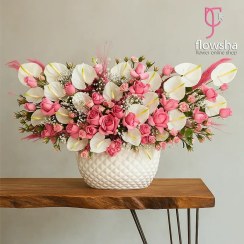 تصویر جام گل سفید و صورتی صوفی 