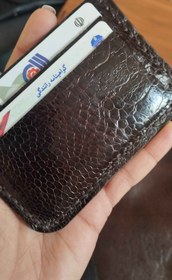 تصویر ست جاکارتی قاب آیفون 13و فندک سنگی چرم خاص ساق شتر مرغ کد124 Jakarta set of iPhone 13 case and special ostrich leg leather stone lighter code 124