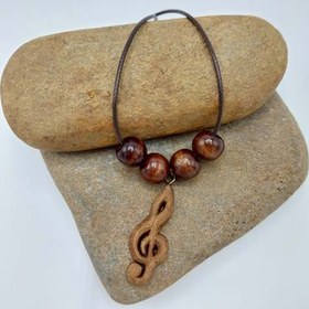 تصویر گردنبند چوبی طرح نت موسیقی musical note wooden necklace