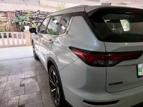 تصویر میتسوبیشی اوتلندر مدل 2023 ا Mitsubishi Outlander 5 Mitsubishi Outlander 5