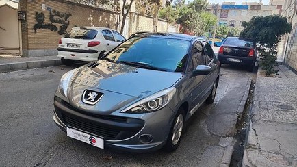 تصویر پژو 207 مدل 1400 ا دنده ای سقف شیشه ای دنده ای سقف شیشه ای