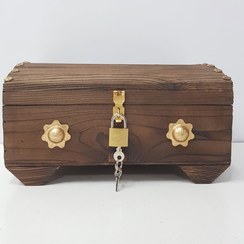 تصویر صندوقچه چوبی 30سانت قهوه ای با قفل و کلید 