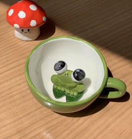 تصویر ماگ قورباغه سوپرایزی 