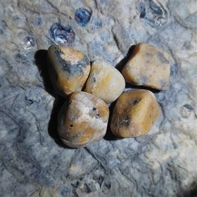 تصویر 5عدد کهربای جهت نگین 