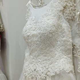 تصویر لباس عروس دکلته تمام کریستال 