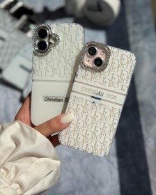 تصویر قاب White Christian Dior دور لنز نگین آیفون 