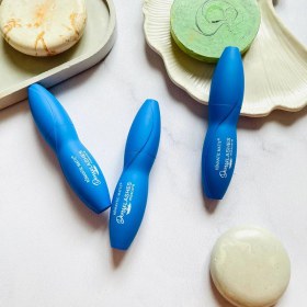 تصویر ریمل حجم دهنده رنگ آبی 